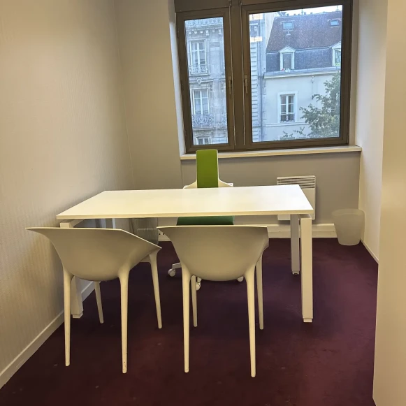 Bureau privé 22 m² 4 postes Location bureau Avenue Maréchal Foch Dijon 21000 - photo 4