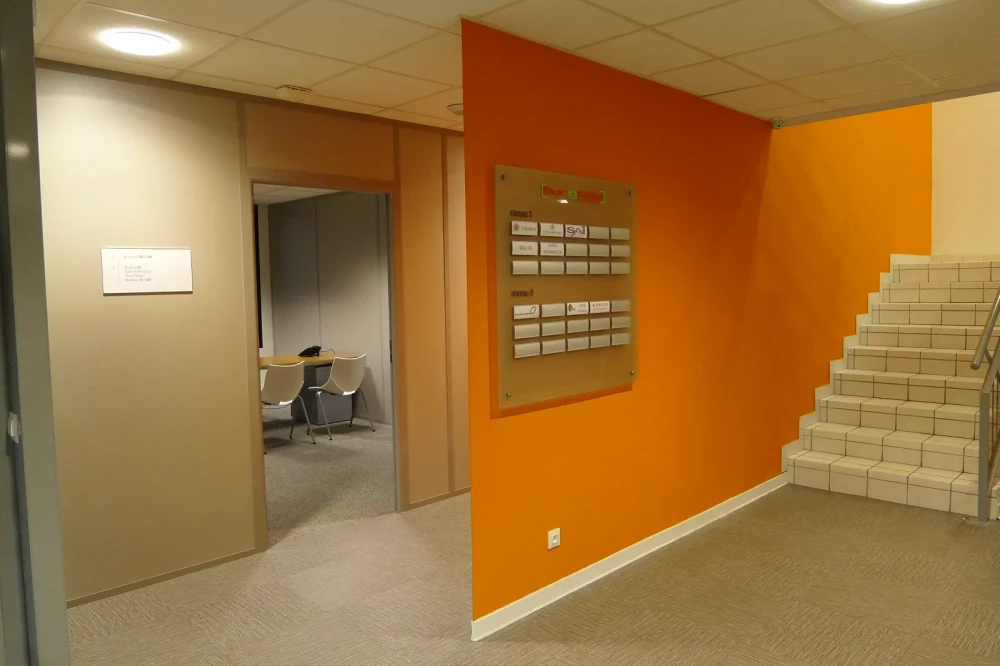 Bureau privé - 31670 - 2 postes - 800€