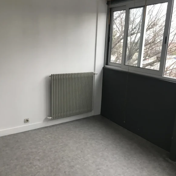 Bureau privé 5 m² 1 poste Location bureau Avenue Blaise Pascal Morangis 91420 - photo 3