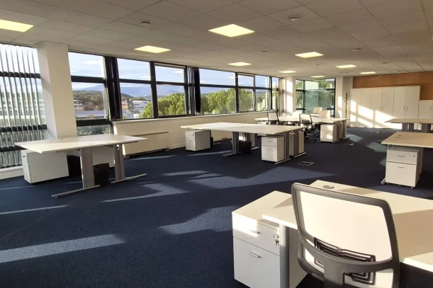 Bureau privé - 06906 - 16 postes - 4000€