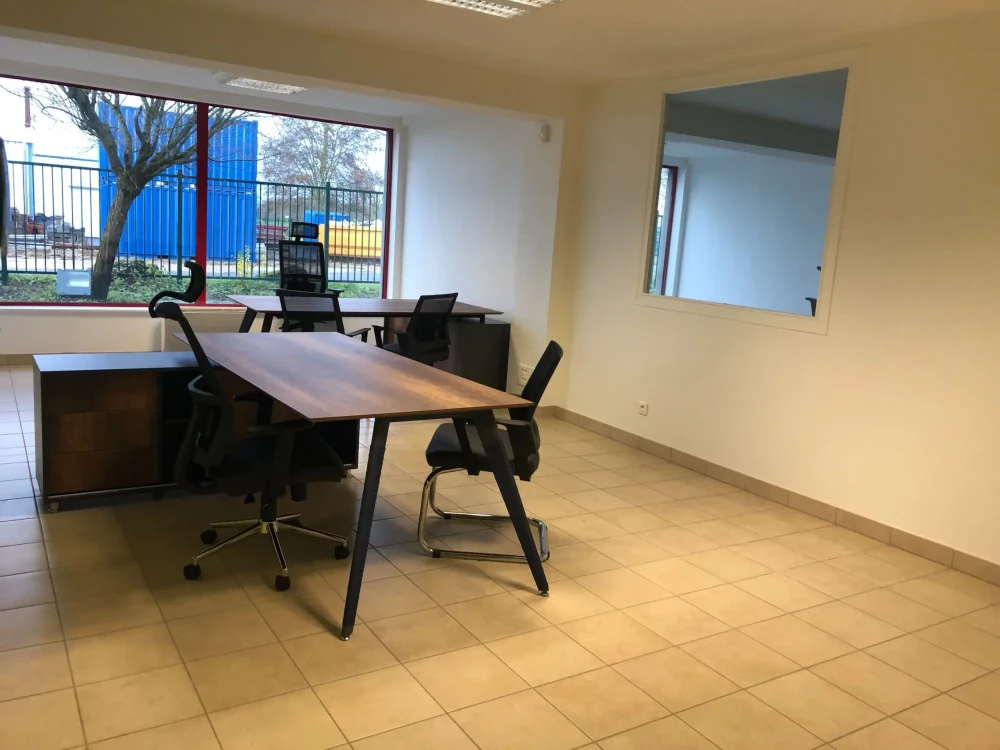 Bureau privé - 51470 - 3 postes - 700€