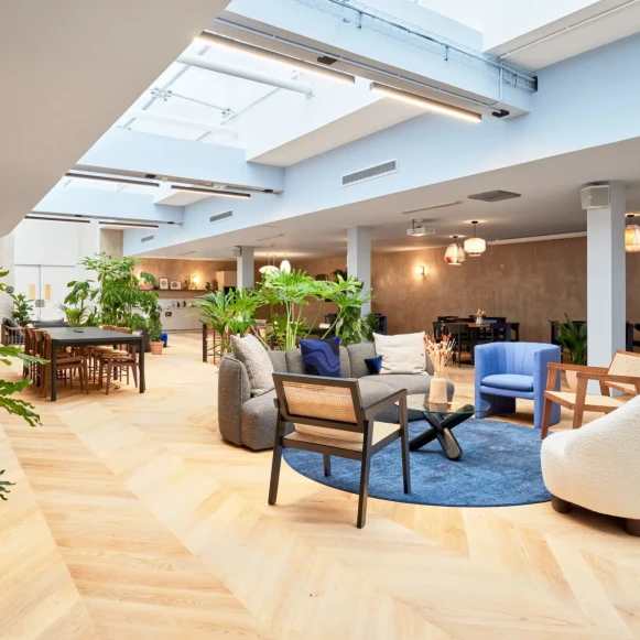 Bureau privé 13 m² 4 postes Location bureau Avenue Charles de Gaulle Neuilly-sur-Seine 92200 - photo 1