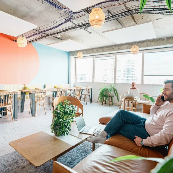 Bureau privé 17 m² 5 postes Coworking Rue Camille Desmoulins Issy-les-Moulineaux 92130 - photo 1