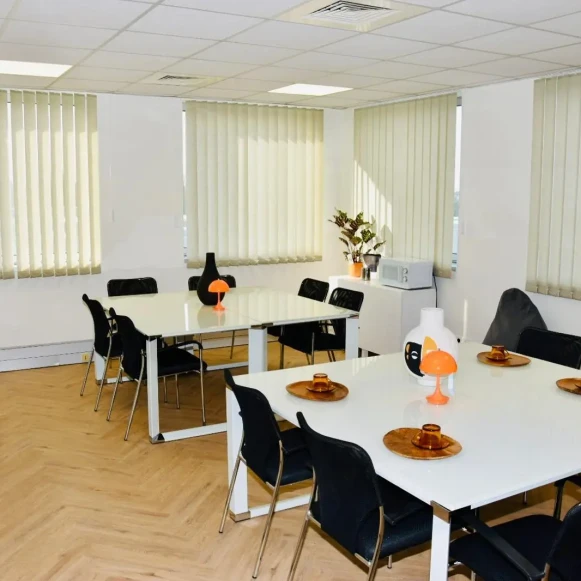 Bureau privé 17 m² 3 postes Location bureau Avenue de Norvège Villebon-sur-Yvette 91140 - photo 4