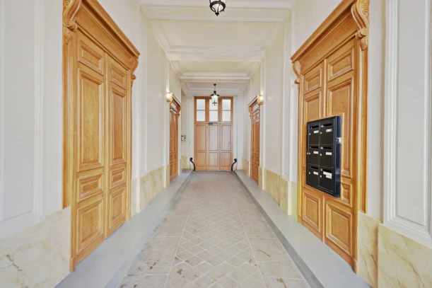 Bureau privé - 75008 - 4 postes - 2000€