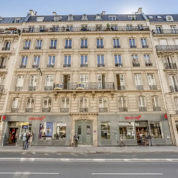 Bureau privé 19 m² 8 postes Location bureau Rue la Fayette Paris 75009 - photo 9