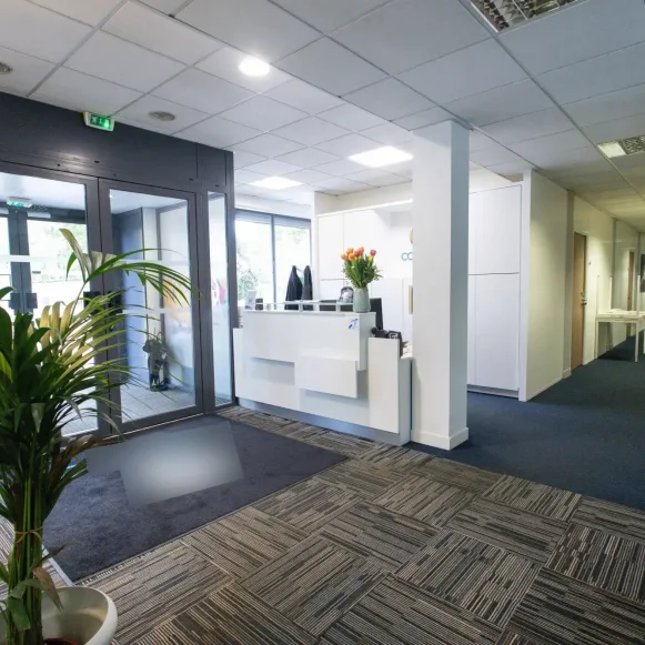 Bureau privé 11 m² 2 postes Coworking Rue Paul Tavernier Fontainebleau 77300 - photo 4
