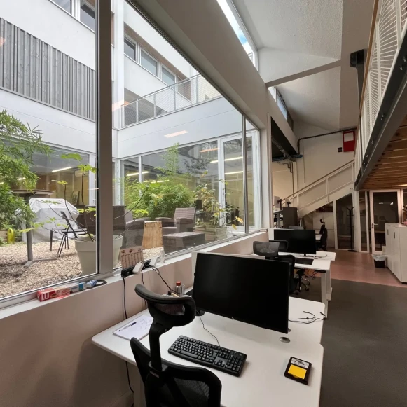 Espace indépendant 596 m² 60 postes Coworking Rue Barbès Montrouge 92120 - photo 1