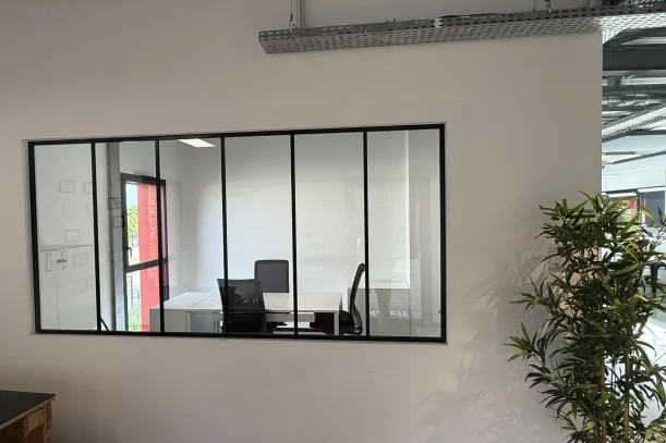 Bureau privé - 35230 - 2 postes - 810€