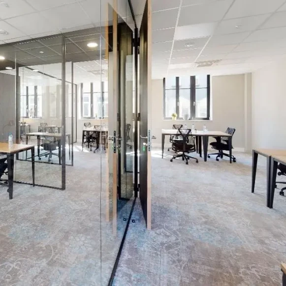 Bureau privé 23 m² 7 postes Coworking Rue Saint-Etienne Lille 59800 - photo 1