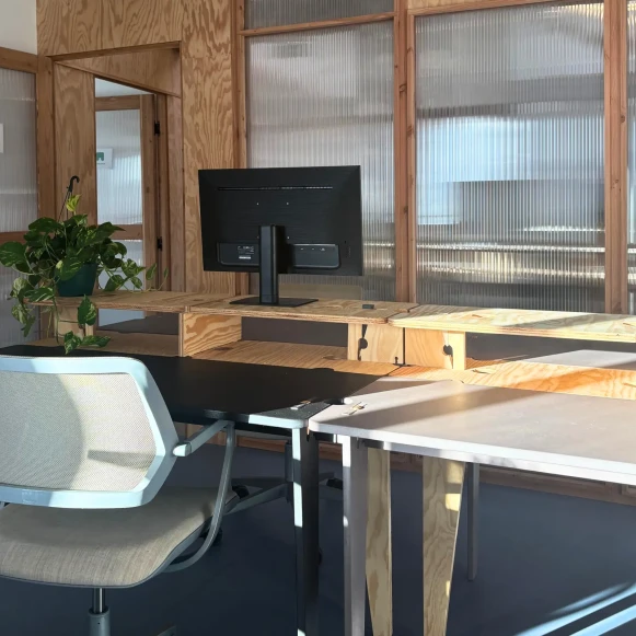 Bureau privé 15 m² 1 poste Location bureau Cours Julien Marseille 13006 - photo 1