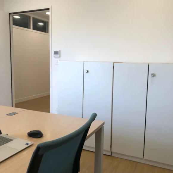 Bureau privé 10 m² 2 postes Location bureau Chemin de Chibau Saint-Jean-de-Luz 64500 - photo 2