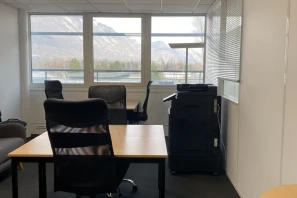 Open Space - 73370 - 6 postes - 245€