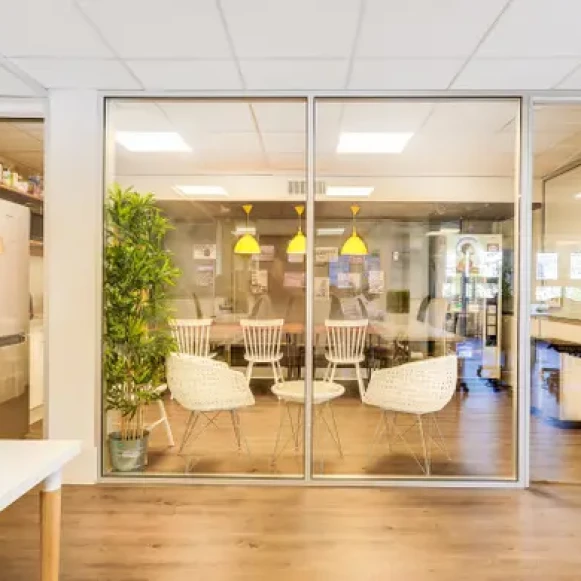 Bureau privé 18 m² 4 postes Coworking Rue Cardinet Paris 75017 - photo 4