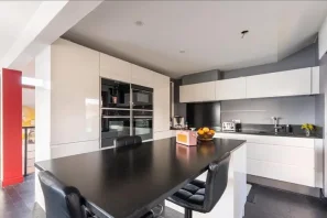 Espace indépendant - 33600 - 18 postes - 3240€