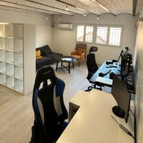 Bureau privé 36 m² 6 postes Coworking Avenue de Saint-Antoine Marseille 13015 - photo 1