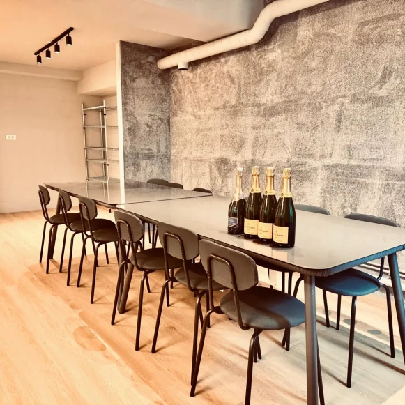 Espace indépendant 130 m² 20 postes Location bureau Rue Mathurin Régnier Paris 75015 - photo 2