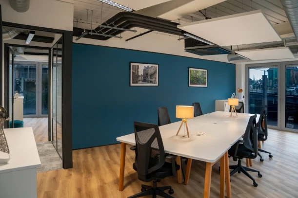 Bureau privé - 35000 - 28 postes - 14723€