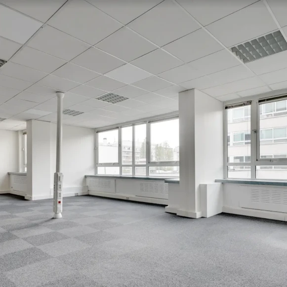 Espace indépendant 275 m² 40 postes Location bureau Avenue Charles de Gaulle Neuilly-sur-Seine 92200 - photo 4