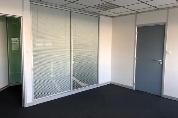 Espace indépendant - 69700 - 3 postes - 240€