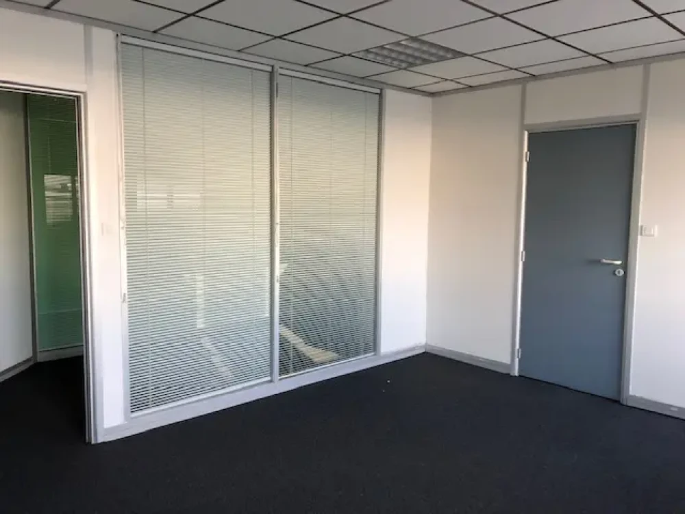 Espace indépendant - 69700 - 3 postes - 240€