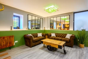 Open Space - 25200 - 7 postes - 350€