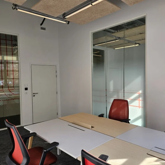 Bureau privé 18 m² 4 postes Coworking Rue Marcadet Paris 75018 - photo 4