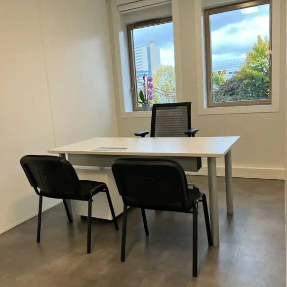 Bureau privé 11 m² 2 postes Coworking Avenue du Général de Gaulle Créteil 94000 - photo 4