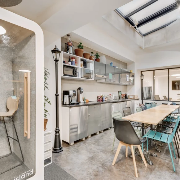 Espace indépendant 160 m² 35 postes Location bureau Rue Sainte-Apolline Paris 75002 - photo 1