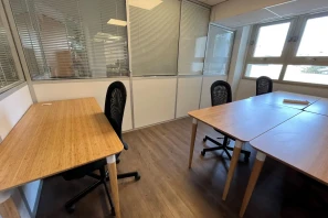 Bureau privé - 75017 - 5 postes - 2300€