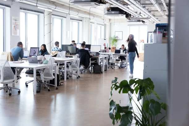 Open Space - 49100 - 1 poste - 135€