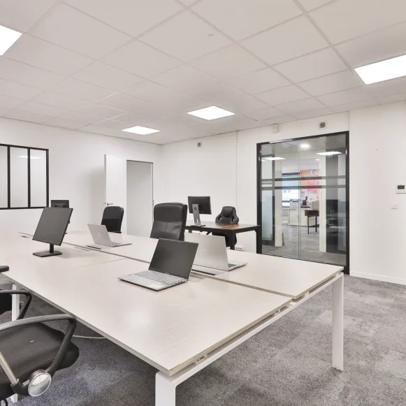Bureau privé 45 m² 8 postes Location bureau Quai Gallieni Suresnes 92150 - photo 5