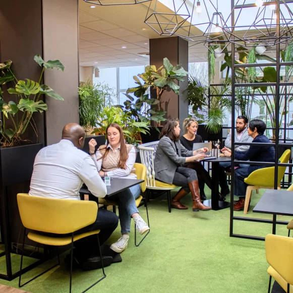 Open Space  20 postes Coworking Rue de la Mare Neuve Évry-Courcouronnes 91080 - photo 6
