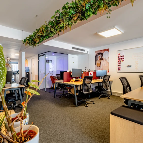 Espace indépendant 75 m² 22 postes Coworking Rue de Rochechouart Paris 75009 - photo 4