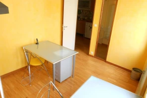 Bureau privé - 75011 - 2 postes - 620€