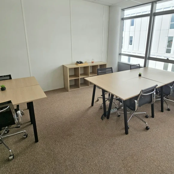 Bureau privé 14 m² 5 postes Location bureau Rue Pleyel Saint-Denis 93200 - photo 1