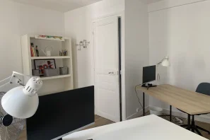 Bureau privé - 75002 - 4 postes - 985€