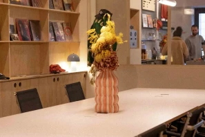 Open Space - 33000 - 8 postes - 250€