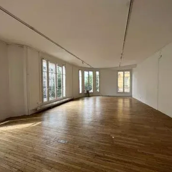 Espace indépendant 130 m² 26 postes Location bureau Rue Beaubourg Paris 75003 - photo 1