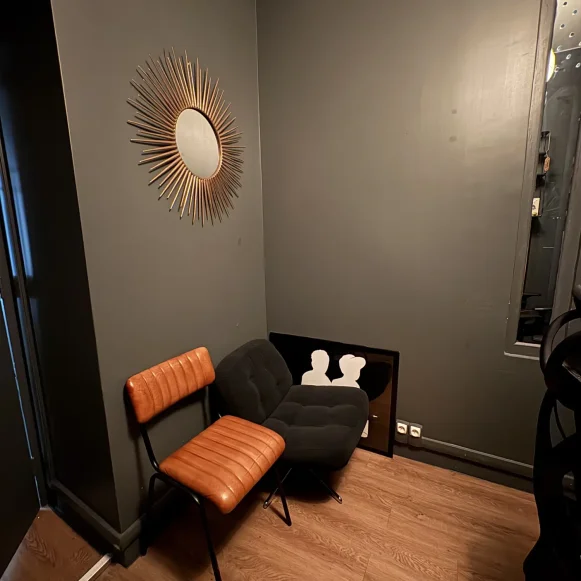 Espace indépendant 5 m² 2 postes Location bureau Rue Saint-Antoine Paris 75004 - photo 6