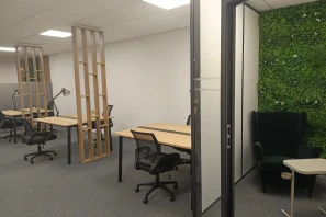 Bureau privé - 06410 - 2 postes - 600€