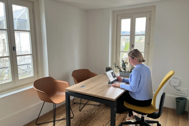 Bureau privé - 21200 - 1 poste - 840€