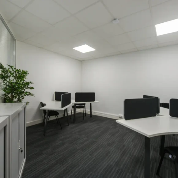 Bureau privé 26 m² 4 postes Location bureau Rue Cartier Bresson Pantin 93500 - photo 7