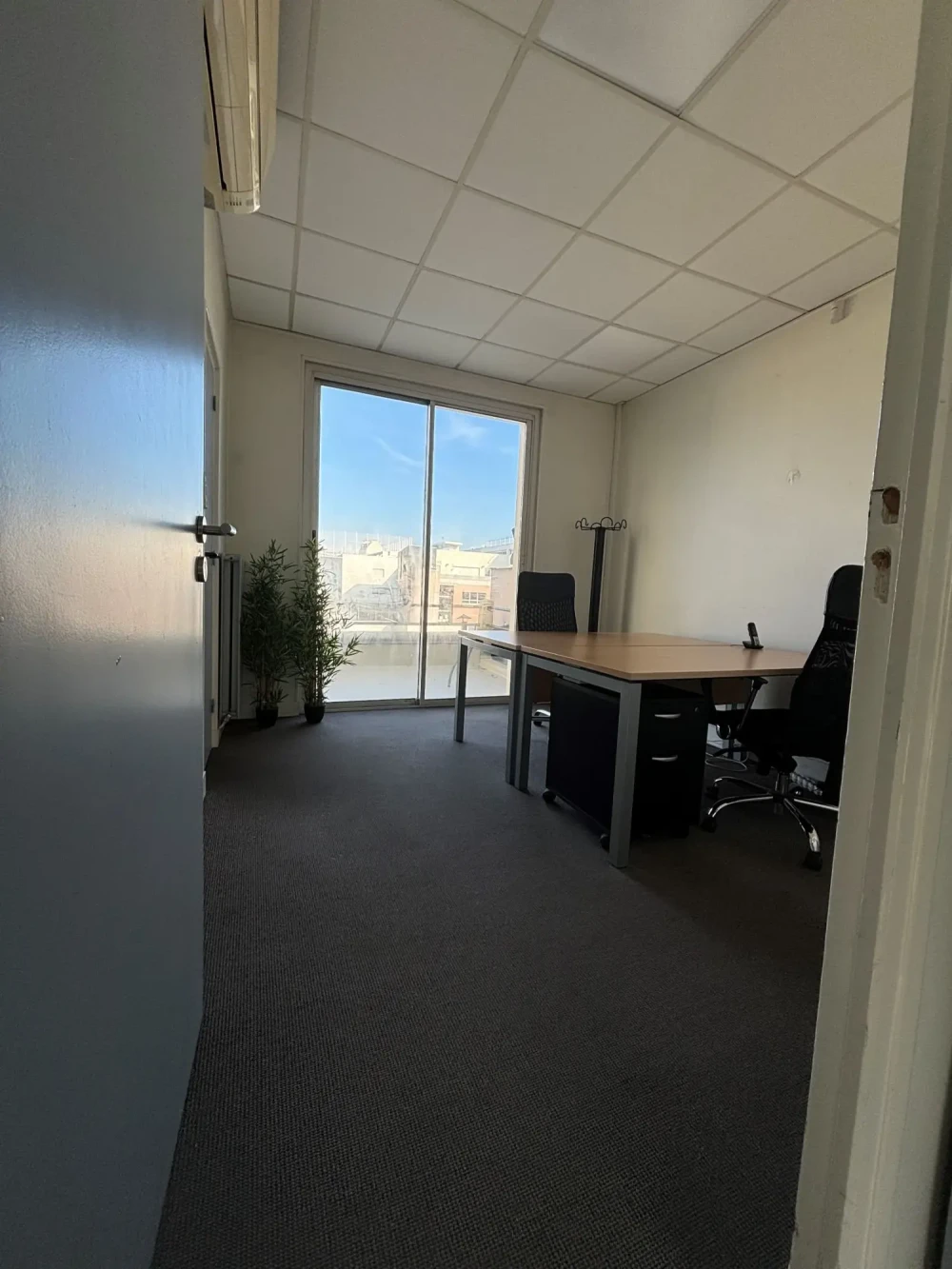 Bureau privé - 92400 - 2 postes - 1400€