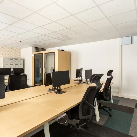 Espace indépendant 188 m² 32 postes Location bureau Rue des Messageries Paris 75010 - photo 5