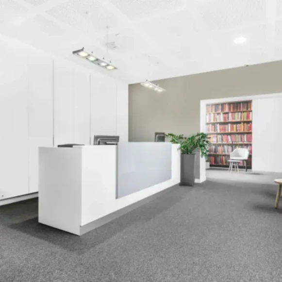 Bureau privé 12 m² 3 postes Coworking Rue le Bouvier Bourg-la-Reine 92340 - photo 1