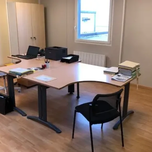 Bureau privé 25 m² 2 postes Coworking Square du Docteur Henri Laborit Compiègne 60200 - photo 1