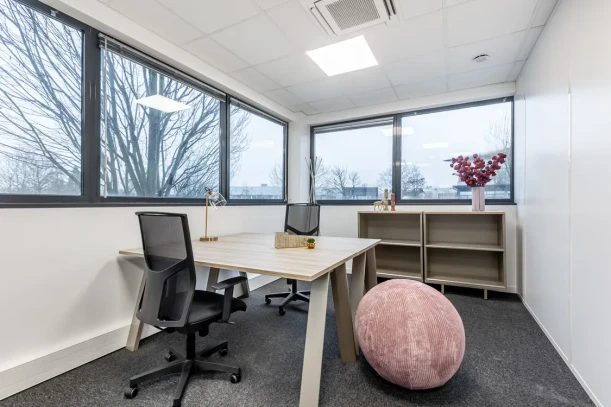 Bureau privé - 78990 - 3 postes - 1514€