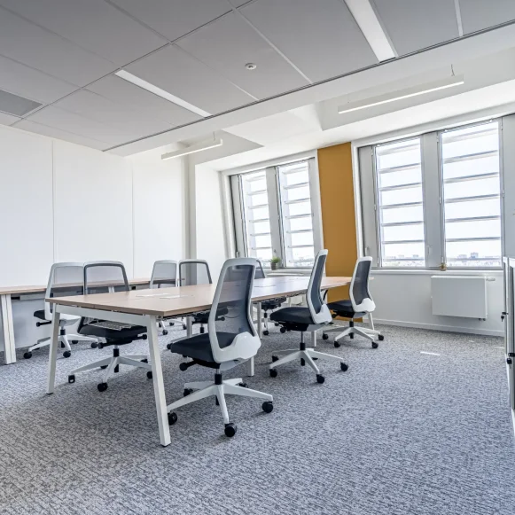 Bureau privé 30 m² 9 postes Coworking Rue de Châtillon Rennes 35000 - photo 1