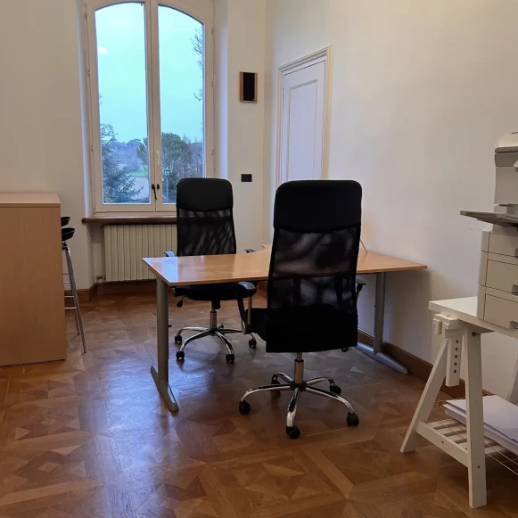 Bureau privé 18 m² 3 postes Location bureau Allée des Barrots Montlaur 31450 - photo 2